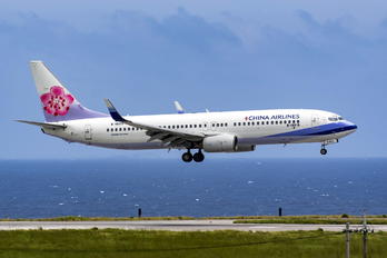 B-18615 - China Airlines Boeing 737-800