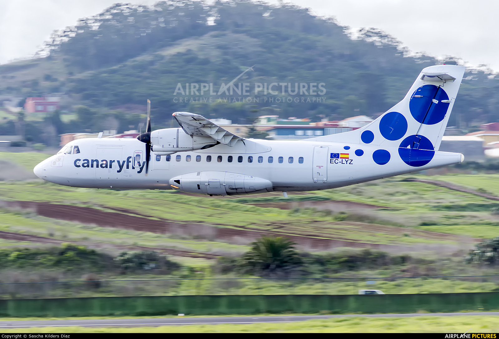 CanaryFly EC-LYZ aircraft at Tenerife Norte - Los Rodeos