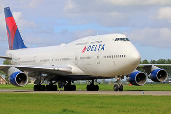 N673US - Delta Air Lines Boeing 747-400