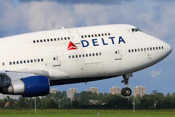 N669US - Delta Air Lines Boeing 747-400