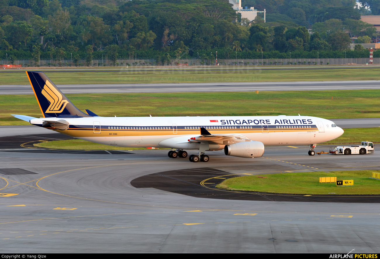 Singapore Airlines 9V-SSG aircraft at Singapore - Changi