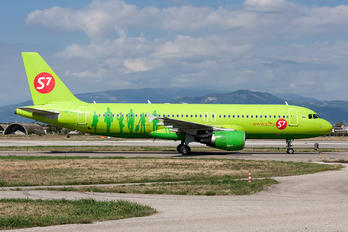 VP-BCS - S7 Airlines Airbus A320