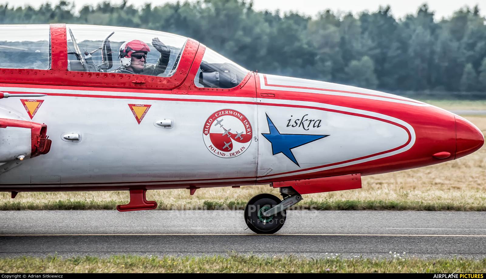 Poland - Air Force: White & Red Iskras 1 aircraft at Radom - Sadków