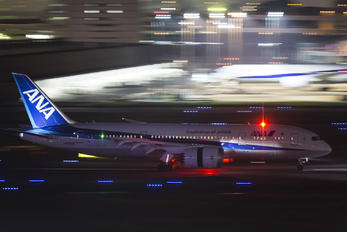 JA825A - ANA - All Nippon Airways Boeing 787-8 Dreamliner