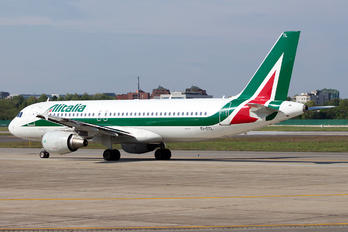 EI-DTL - Alitalia Airbus A320