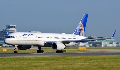 N57111 - United Airlines Boeing 757-200WL