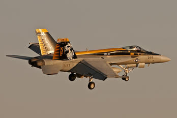 168363 - USA - Navy Boeing F/A-18E Super Hornet