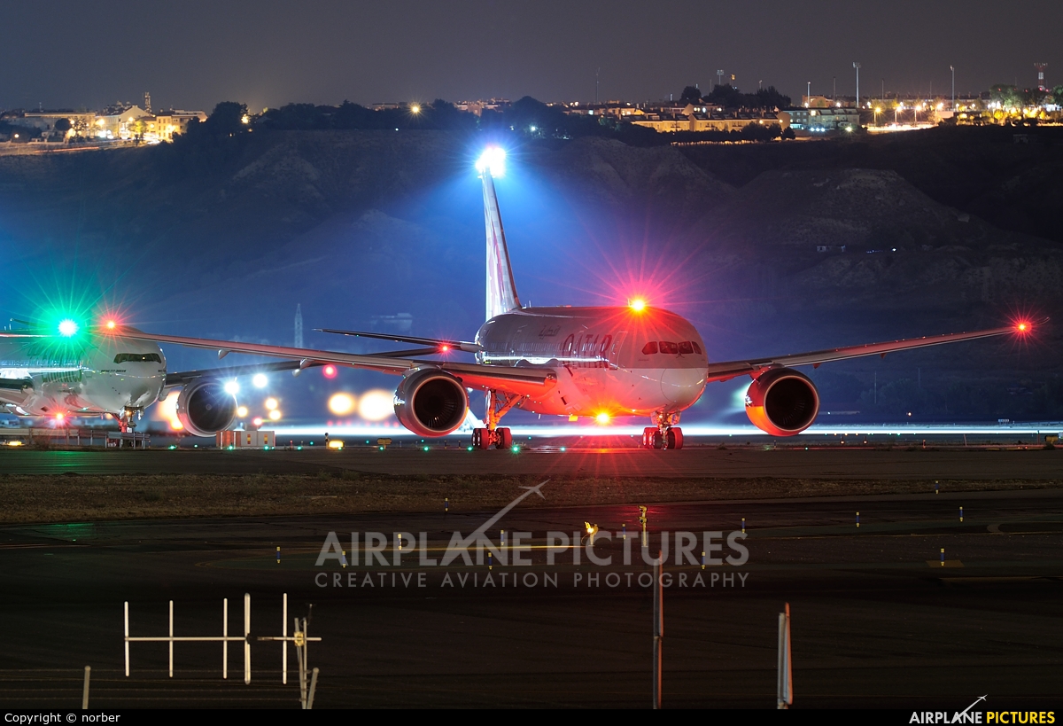 Qatar Airways A7-BCP aircraft at Madrid - Barajas
