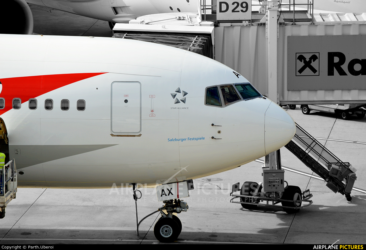 Austrian Airlines/Arrows/Tyrolean OE-LAX aircraft at Vienna - Schwechat