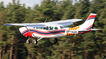 SP-ADE - Aeroklub Białostocki Cessna 207 Skywagon