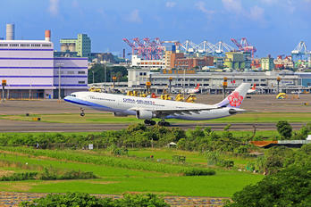 B-18352 - China Airlines Airbus A330-300