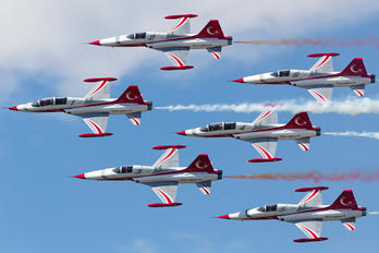 69-4005 - Turkey - Air Force : Turkish Stars Canadair NF-5B