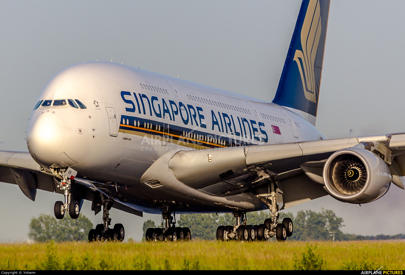 Singapore Airlines 9V-SKN aircraft at Paris - Charles de Gaulle