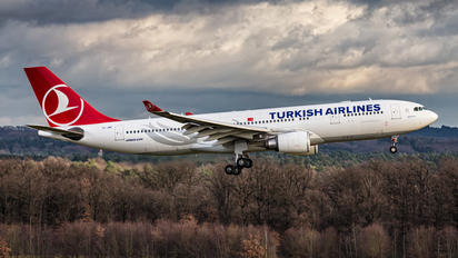 TC-JND - Turkish Airlines Airbus A330-200