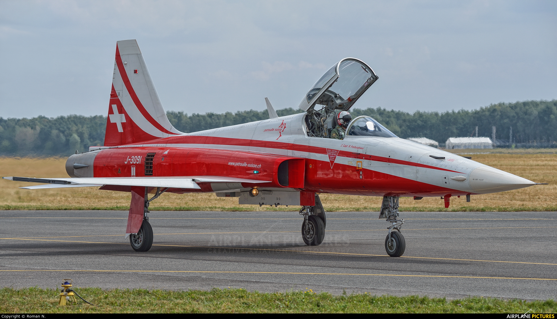 Switzerland - Air Force:  Patrouille de Suisse J-3091 aircraft at Radom - Sadków