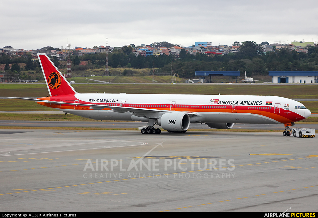 TAAG - Angola Airlines D2-TEH aircraft at São Paulo - Guarulhos