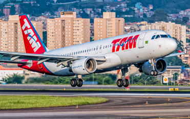 PR-MHP - TAM Airbus A320