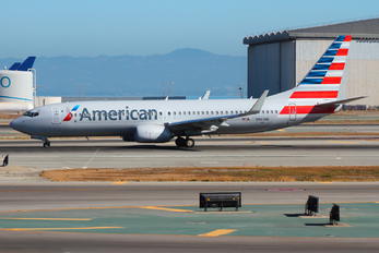 N961NN - American Airlines Boeing 737-800
