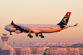 ZS-SXE - South African Airways Airbus A340-300