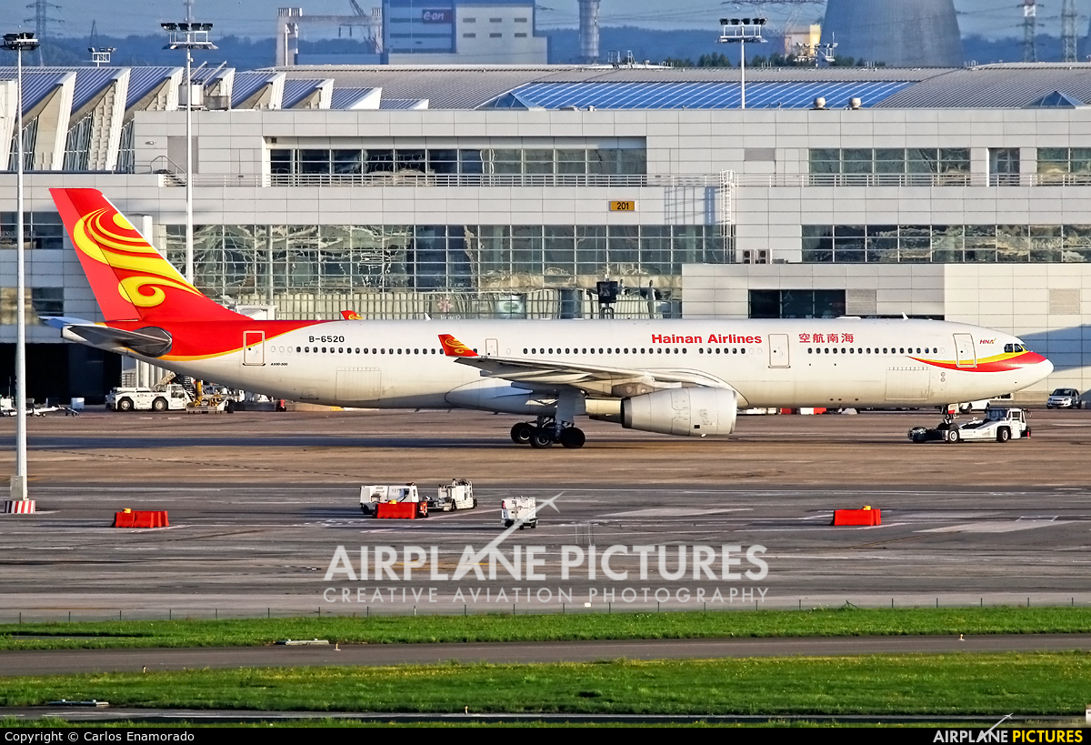 Hainan Airlines B-6520 aircraft at Brussels - Zaventem