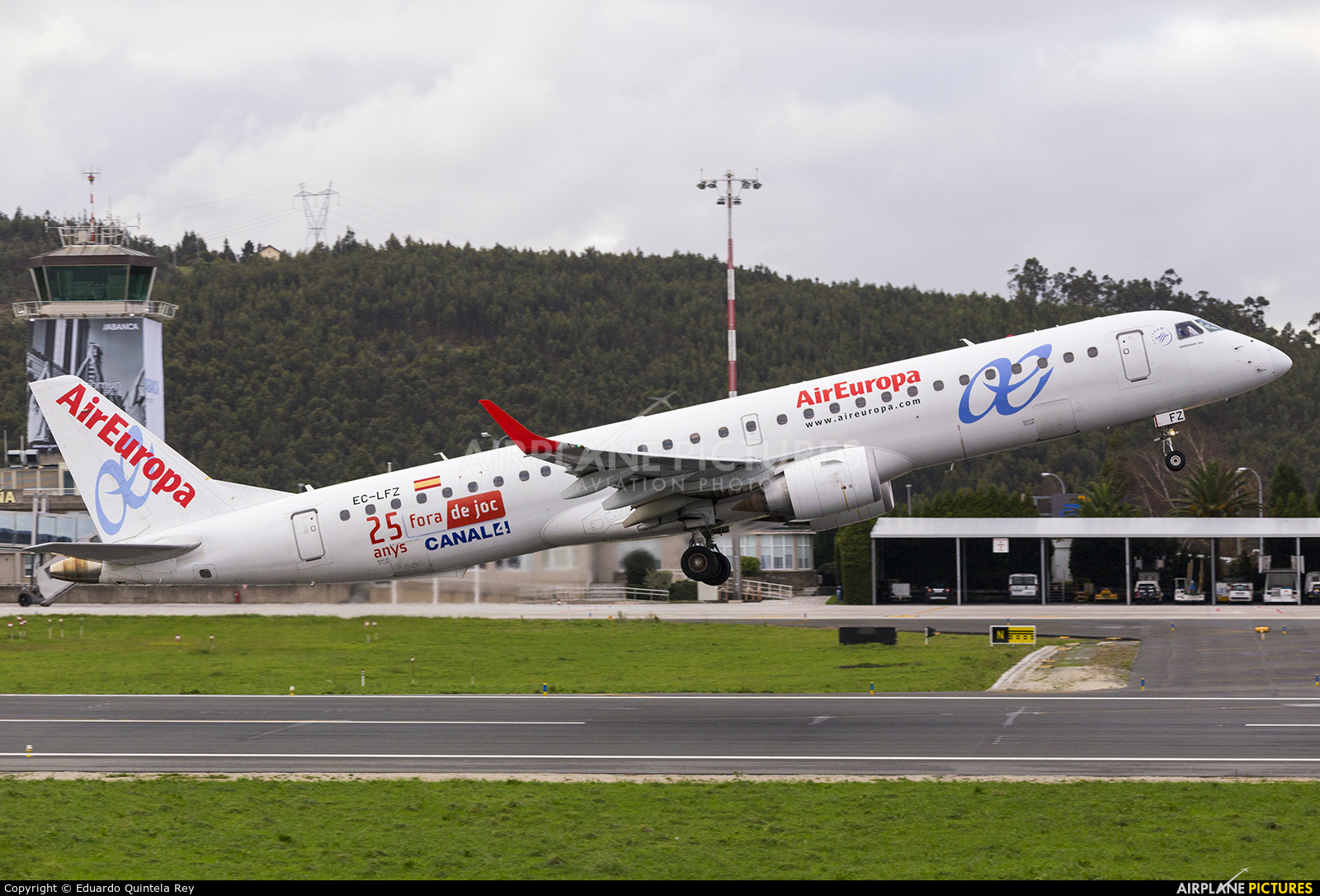 Air Europa EC-LFZ aircraft at La Coruña