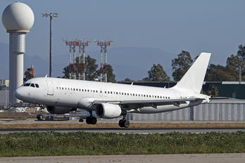 YL-LCK - SmartLynx Airbus A320