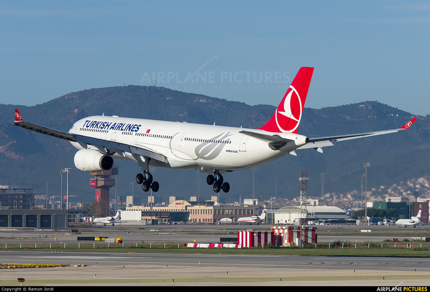 Turkish Airlines TC-JNL aircraft at Barcelona - El Prat