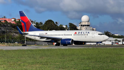 N304DQ - Delta Air Lines Boeing 737-700