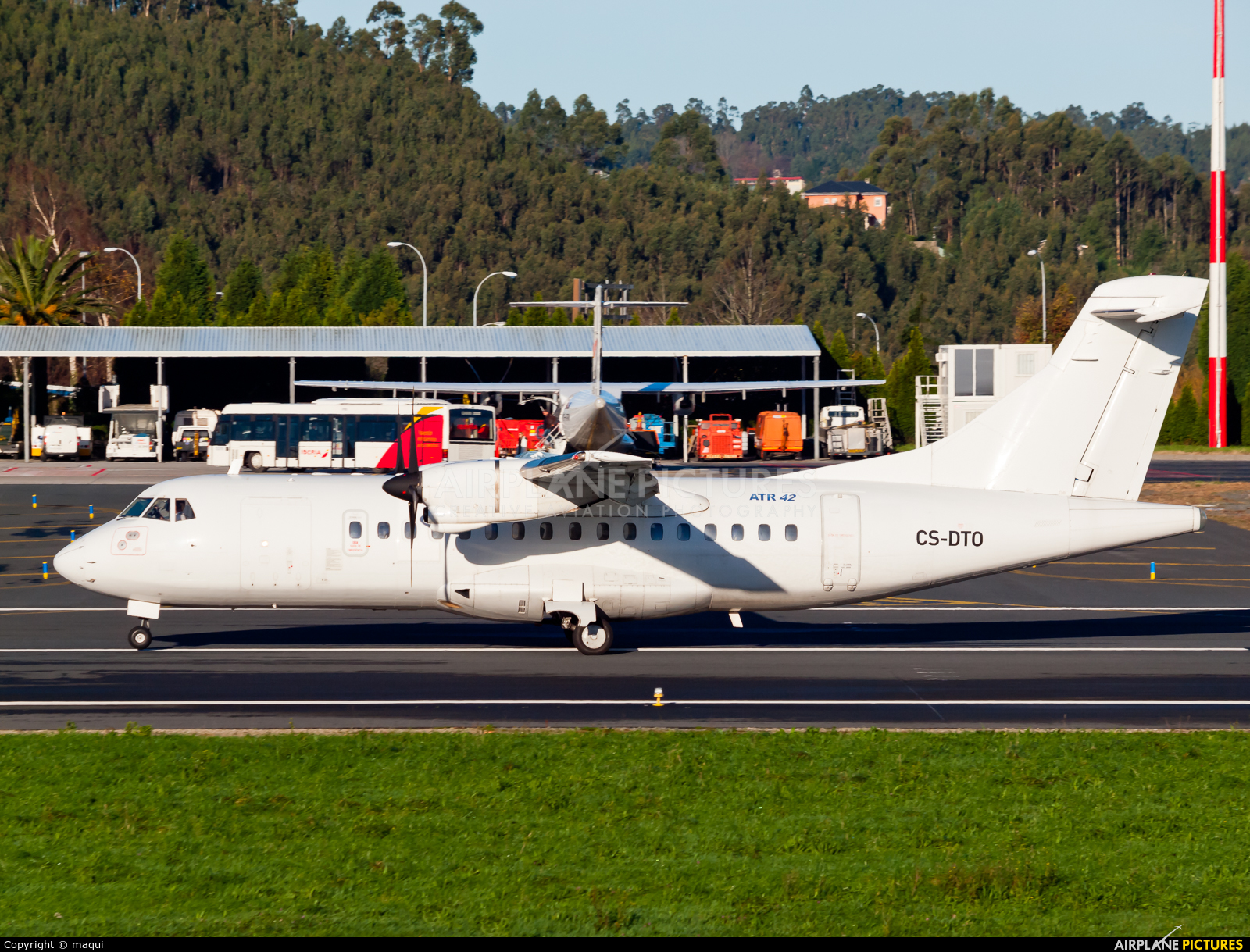 Lease Fly CS-DTO aircraft at La Coruña