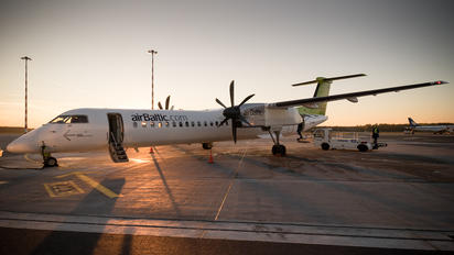 YL-BAI - Air Baltic de Havilland Canada DHC-8-400Q / Bombardier Q400