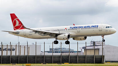 TC-JSI - Turkish Airlines Airbus A321