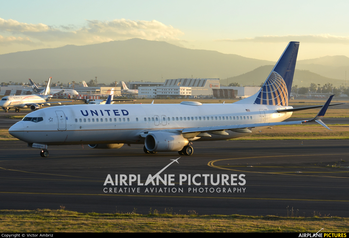 United Airlines N79521 aircraft at Mexico City - Licenciado Benito Juarez Intl