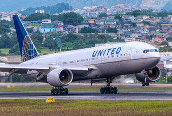 N795UA - United Airlines Boeing 777-200ER