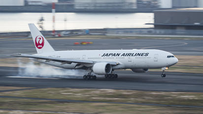 JA701J - JAL - Japan Airlines Boeing 777-200ER