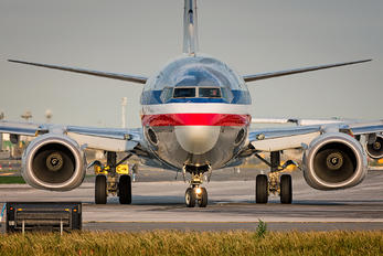 N944AN - American Airlines Boeing 737-800