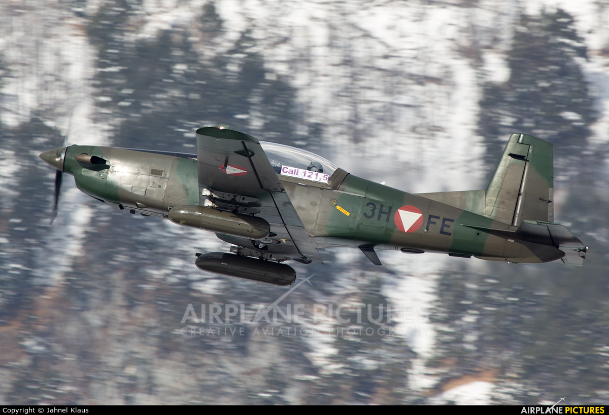 Austria - Air Force 3H-FE aircraft at Innsbruck
