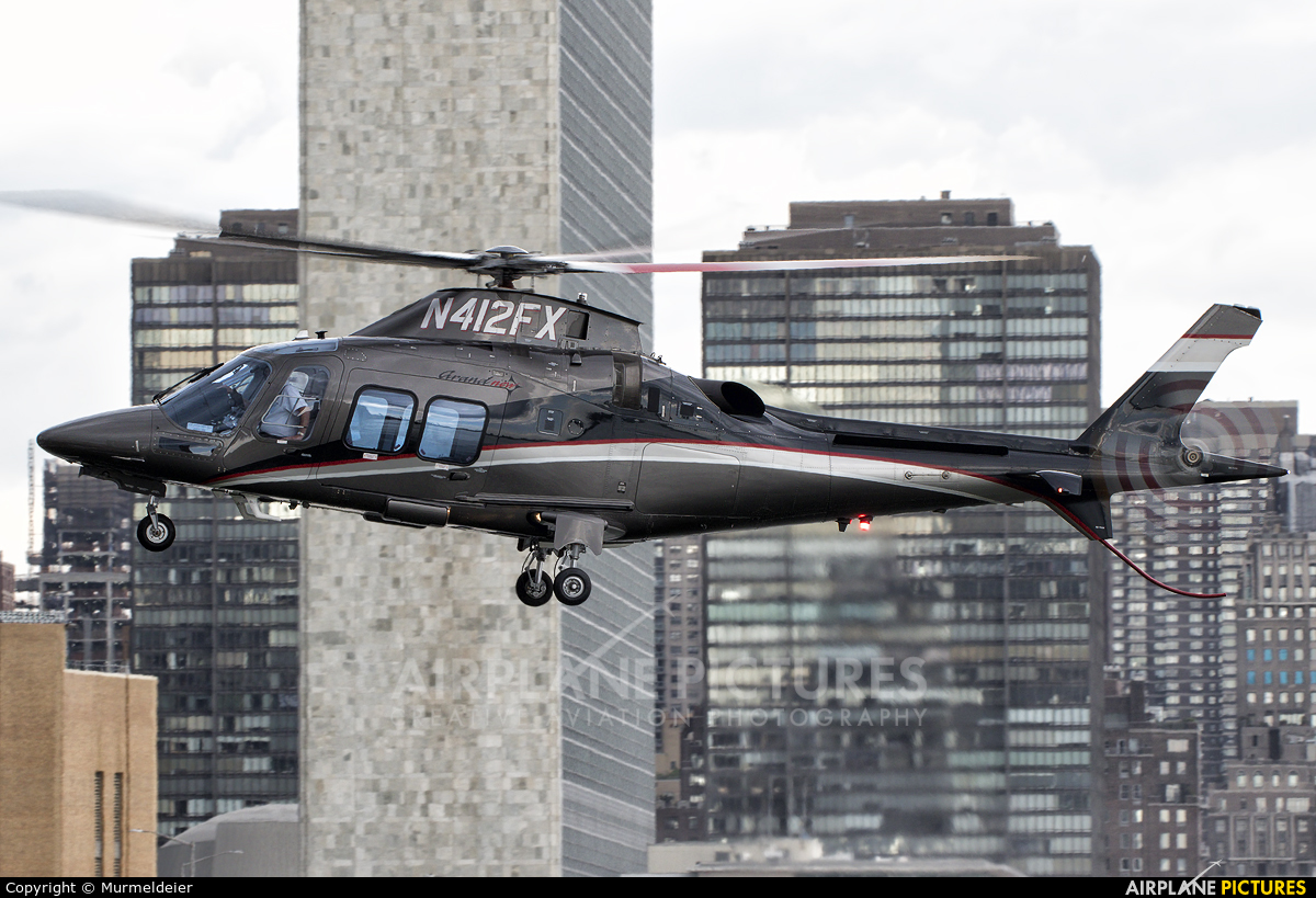 Private N412FX aircraft at East 34th Street Heliport