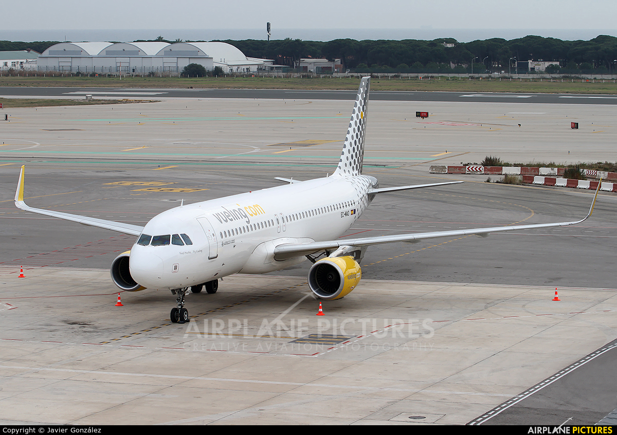 Vueling Airlines EC-MAO aircraft at Barcelona - El Prat