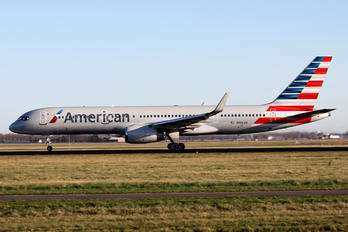 N936UW - American Airlines Boeing 757-200