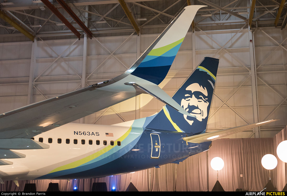 Alaska Airlines N563AS aircraft at Seattle-Tacoma Intl