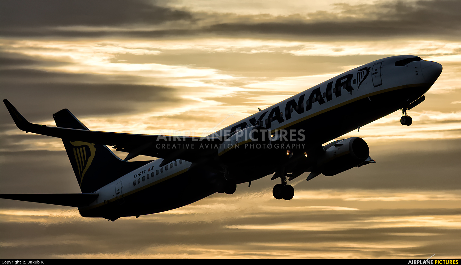 Ryanair EI-DYY aircraft at Dublin