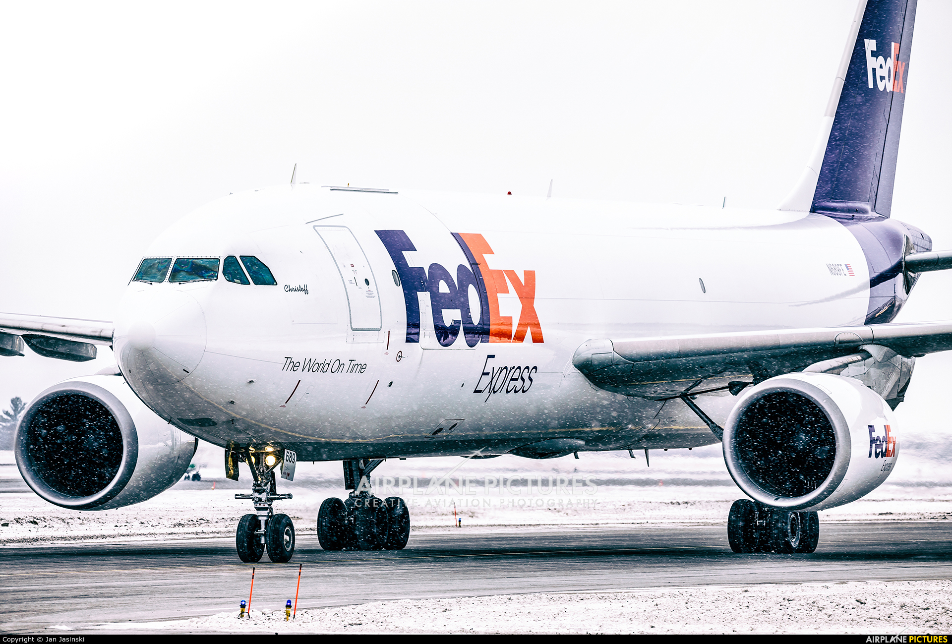 FedEx Federal Express N689FE aircraft at Ottawa - Macdonald-Cartier Intl, ON