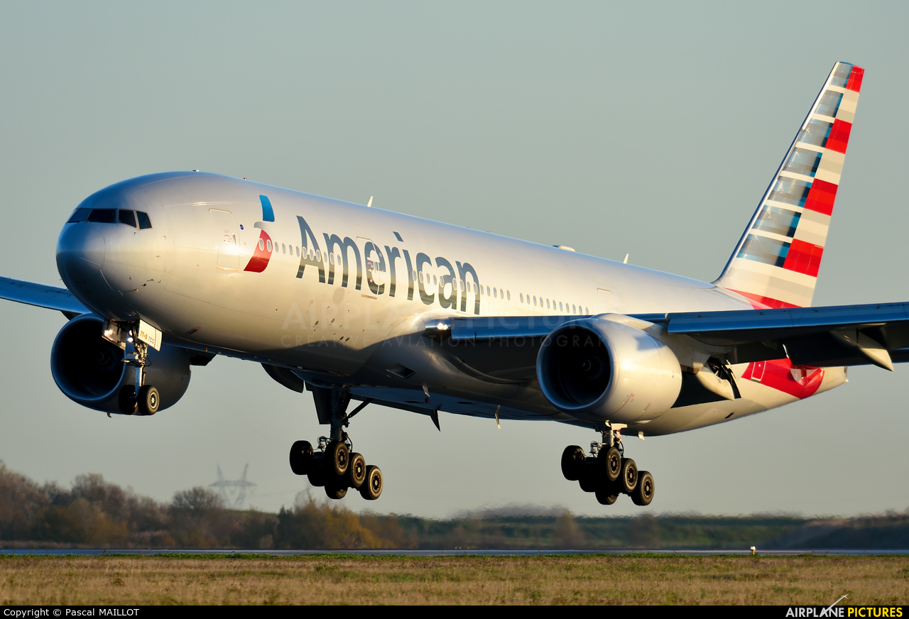 American Airlines N768AA aircraft at Paris - Charles de Gaulle