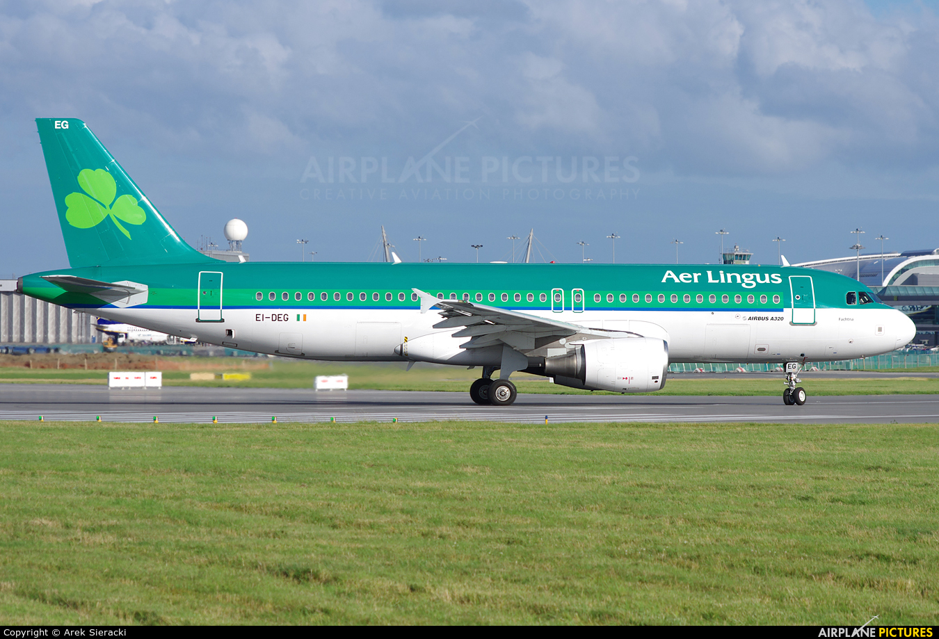Aer Lingus EI-DEG aircraft at Dublin