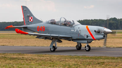 049 - Poland - Air Force "Orlik Acrobatic Group" PZL 130 Orlik TC-1 / 2