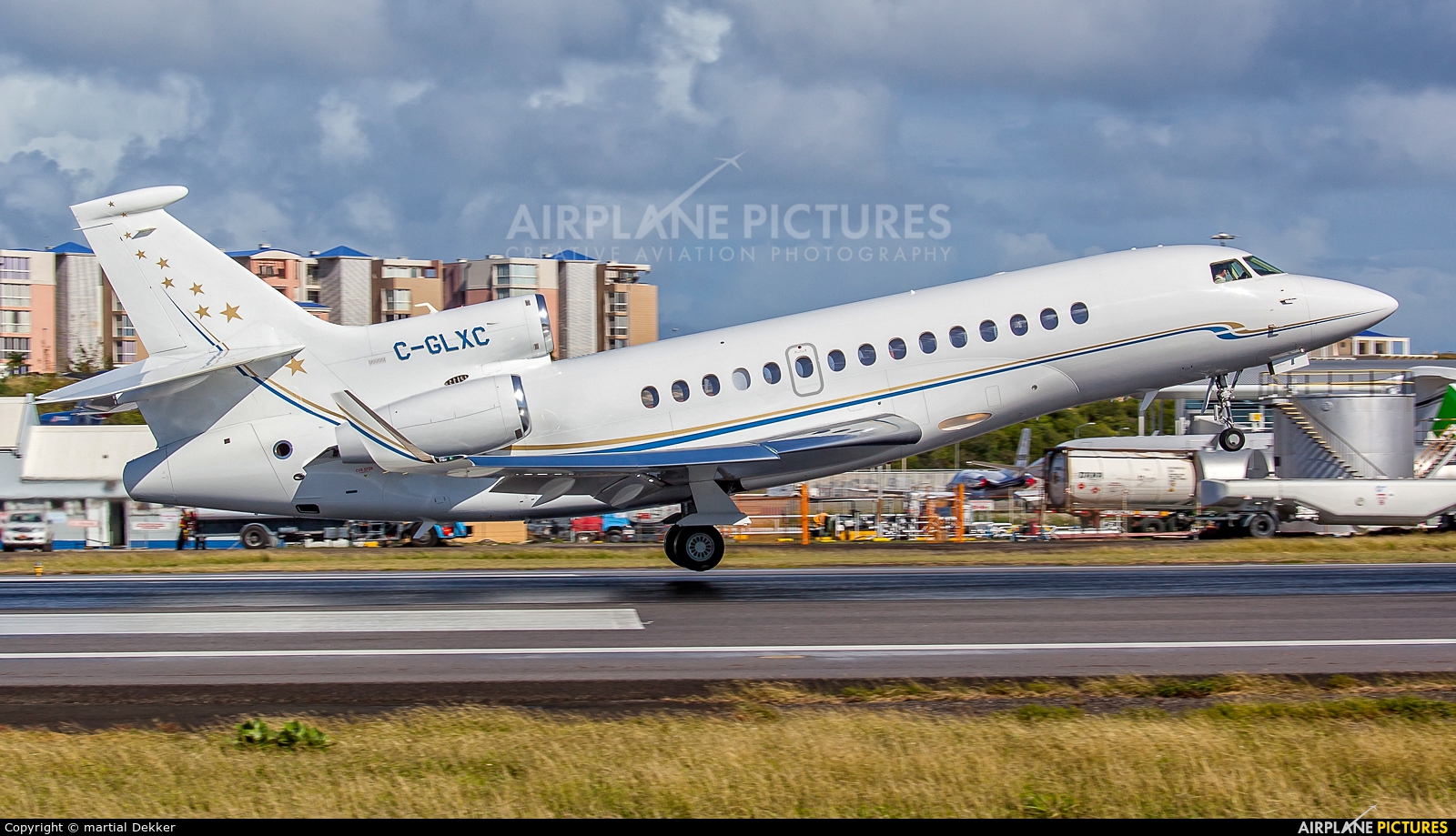 Private C-GLXC aircraft at Sint Maarten - Princess Juliana Intl