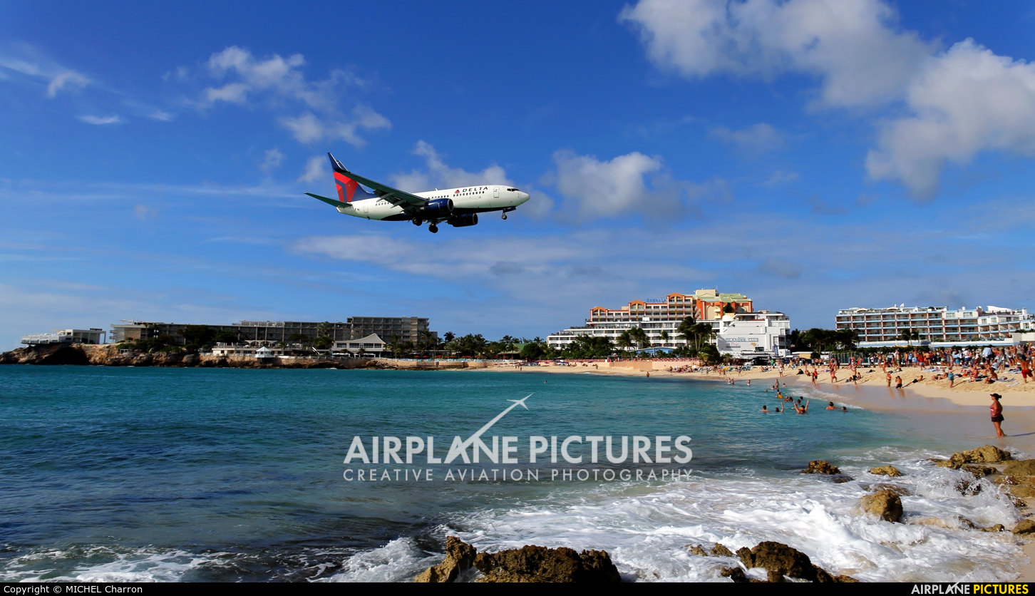 Delta Air Lines N304DQ aircraft at Sint Maarten - Princess Juliana Intl