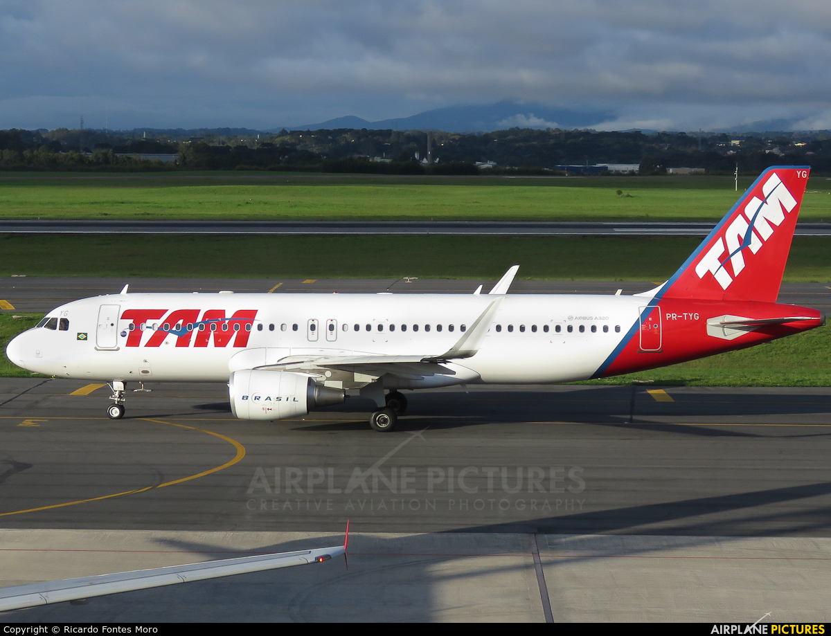 TAM PR-TYG aircraft at Curitiba -  Afonso Pena