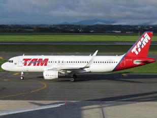 PR-TYG - TAM Airbus A320