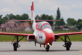 3H-2011 - Poland - Air Force: White & Red Iskras PZL TS-11 Iskra